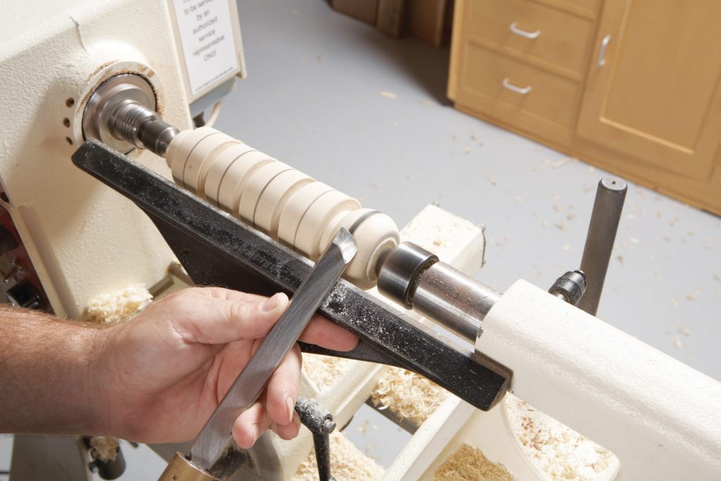 Rolling Cuts with a Skew Chisel | Popular Woodworking