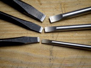 Parallel driver tips. The Grace are at left. The Lee Valley at right.